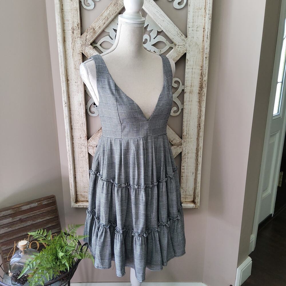 TCEC Women's Sleeveless Tie Back Smocked Ruffle Dress in Houndstooth Plaid